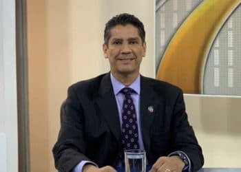 Gustavo López asegura que ya tienen «más de 43 votos» para desaforar a presidente Bukele