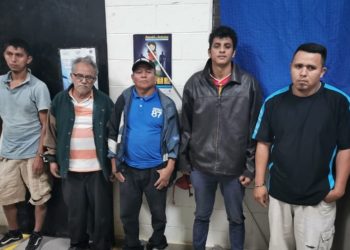 Detienen a cinco sujetos por contrabando de $60 mil en queso