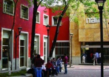 Supuesto suicidio de una alumna causa polémica en México, pero su madre afirma que murió de un ataque de epilepsia tras ser «humillada» por un maestro