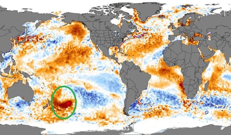 Una “mancha caliente” cinco veces más grande que El Salvador se desplaza por el océano Pacífico