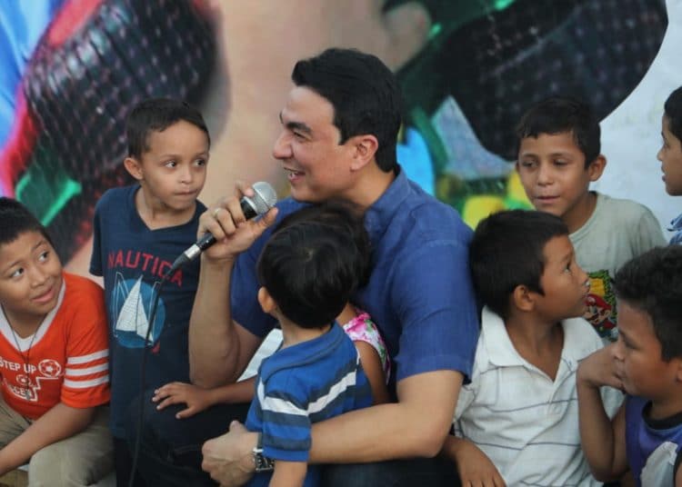 Alcalde Miguel Pereira beneficia a 50 mil niños con entrega de juguetes