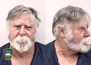 Capturan a “Papa Noel de Colorado” por robar un banco y tira dinero a transeúntes gritando “feliz Navidad”