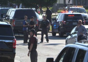 Detienen a 6 saudíes por tiroteo en Pensacola donde murieron cuatro personas