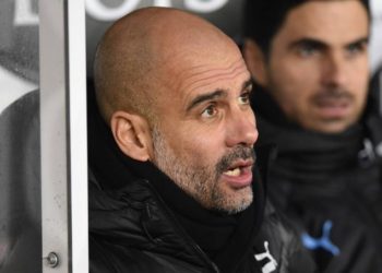 (VIDEO) La divertida falla de Pep Guardiola en una conferencia de prensa del City