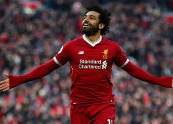 Doblete de Salah mantiene al Liverpool en la cima de la Premier