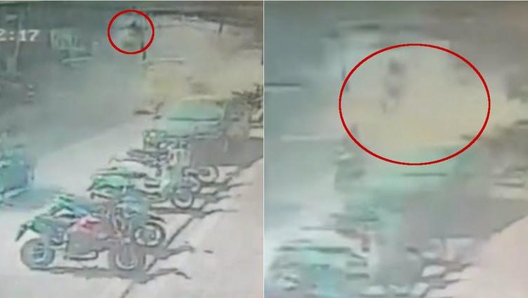 (VIDEO) Repartidora de comida «sale volando» por intensa explosión en alcantarilla