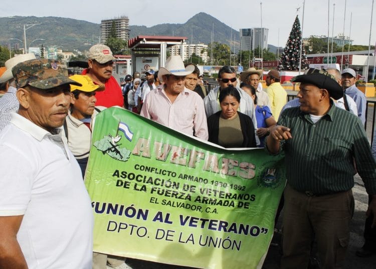 Excombatientes y veteranos reafirman respaldo a Nayib Bukele