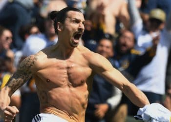 Zlatan: El talento de CR7 no es natural y el verdadero Ronaldo es el brasileño