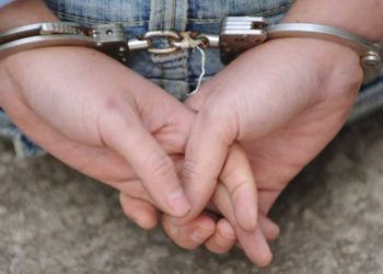 Liberan a mujer que vivía en casa usurpada en Soyapango