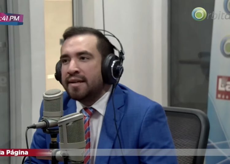 Buscan que cotizantes solteros del ISSS puedan incluir a un beneficiario