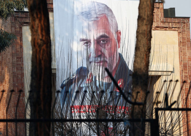 El secretario de Defensa de EE.UU. contradice la versión de Trump sobre por qué mataron a Soleimani