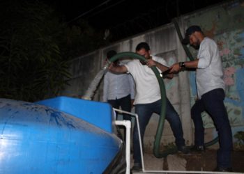 Gobierno distribuye agua en varios puntos del Gran San Salvador