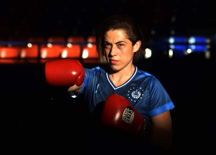 La pugilista salvadoreña Argentina Solórzano viaja a Bulgaria en su preparación para el torneo preolímpico