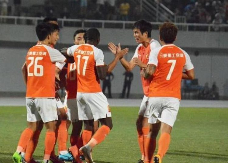 Suspenden la Superliga china de fútbol por el avance del coronavirus