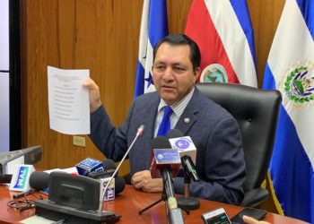 Mario Ponce: “Aquí hay trabajando esposas de jefes policiales, de magistrados y solo es la punta del iceberg”
