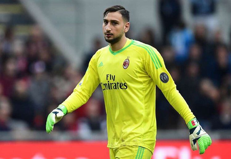 (VIDEO) El increíble error del arquero del Milan a cinco minutos de comenzar el partido