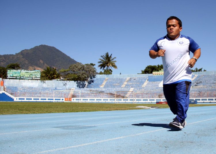 Herbert Aceituno a tres competencias que le permitan clasificar a Paralímpicos de Tokio 2020