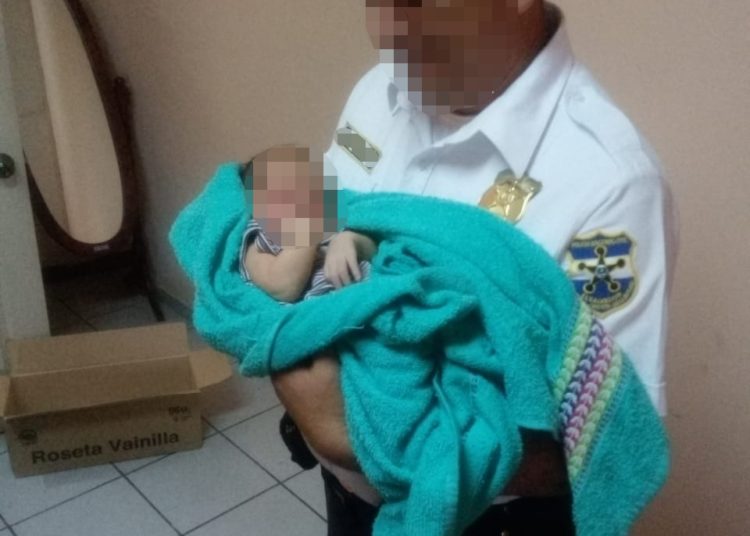 PNC busca a mujer que abandonó a su hijo en Chalchuapa, Santa Ana