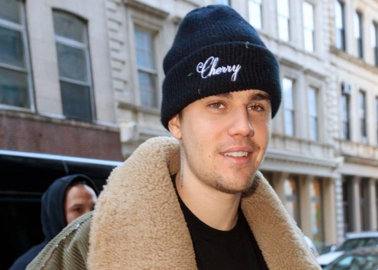 Justin Bieber es víctima de los memes tras caer de la bicicleta