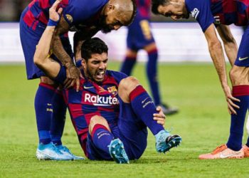 Operarán a Luis Suárez de la rodilla derecha tras lesión