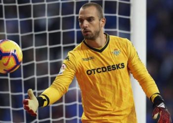 (VIDEO)El error del arquero de la Roma en el derby ante Lazio que le costó el triunfo a su equipo