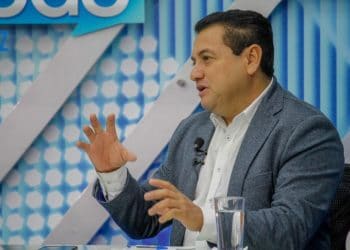 Gobierno gestiona extender visas de trabajo a más salvadoreños