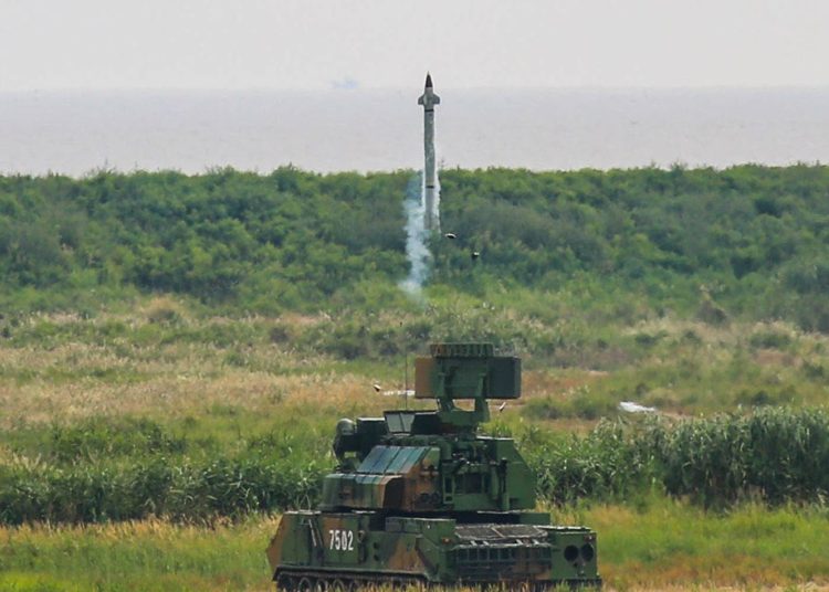 Misiles antiaéreos iraníes habrían derribado avión ucraniano