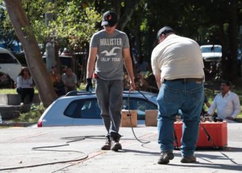 FGR y Medicina Legal exhuman dos cuerpos en la UES de estudiantes asesinados el conflicto armado