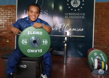 Herbert Aceituno recibe nueva banca para entrenamiento de Parapowerlifting