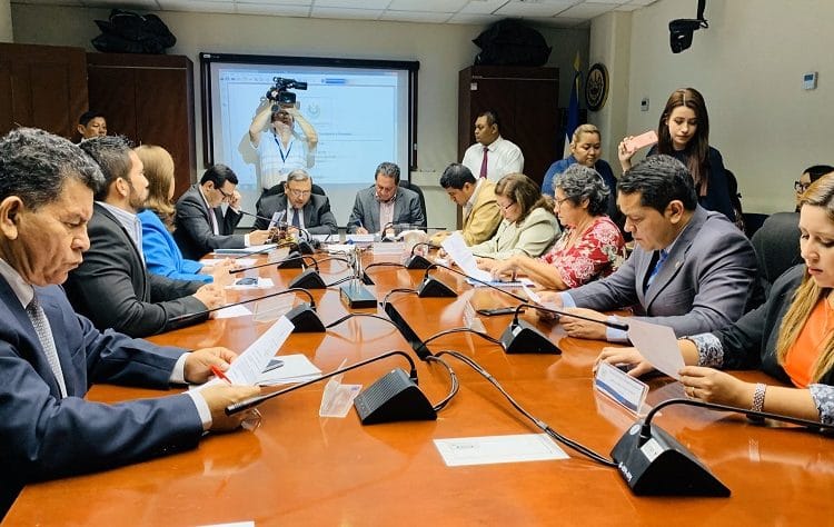 Presidente de ANDA no acude a cita con diputados de la Asamblea y estos lo vuelven a convocar
