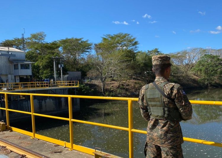 Especialistas de la UES analizarán agua de planta Las Pavas para determinar si produce toxinas dañinas