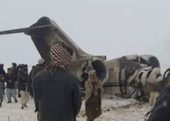 (VIDEO) Los talibanes afirman haber derribado en Afganistán un avión militar de EE.UU.