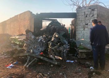 Un comandante de la Guardia Revolucionaria de Irán asume la responsabilidad del derribo de avión