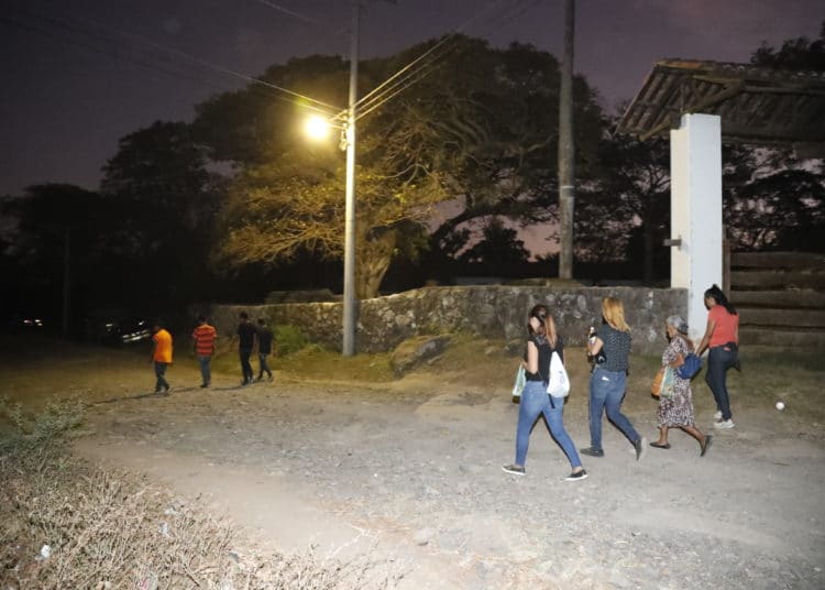 MOP anuncia construcción de una nueva calle para habitantes de San Juan Buenavista, en Huizúcar