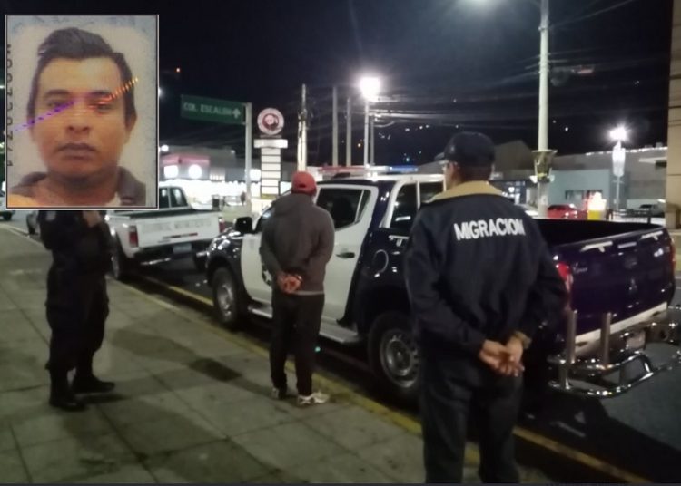 Detención provisional para hombre que habría convocado a caravana para EE.UU.
