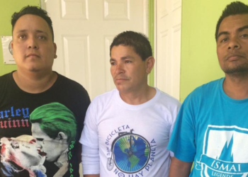 Tres sujetos son sorprendidos al momento de robar electrodomésticos en una vivienda que estaba sola