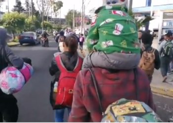 Caravana de salvadoreños parte hacia los Estados Unidos