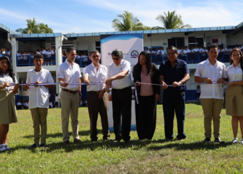 Gobierno inaugura año escolar 2020