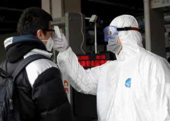 China emite nuevo balance y eleva a 132 los muertos, casi 6 mil infectados por el coronavirus