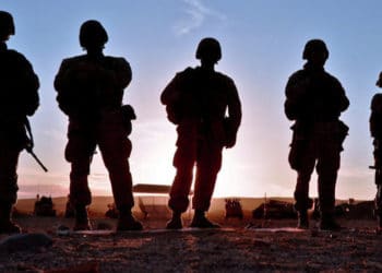 La coalición liderada por EE.UU. para luchar contra el ISIS anunció la suspensión de sus operaciones en Irak