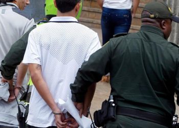 (VIDEO) Reo recibe autorización de 72 horas para ir a casa pero al salir asaltó un bus y lo arrestaron