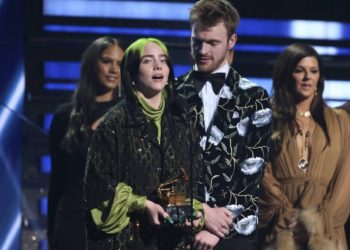 La adolescente Billie Eilish gana todas las categorías principales en los Grammy