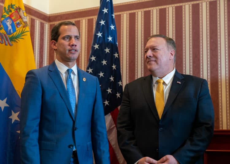 Juan Guaidó se reunió con Mike Pompeo en Bogotá