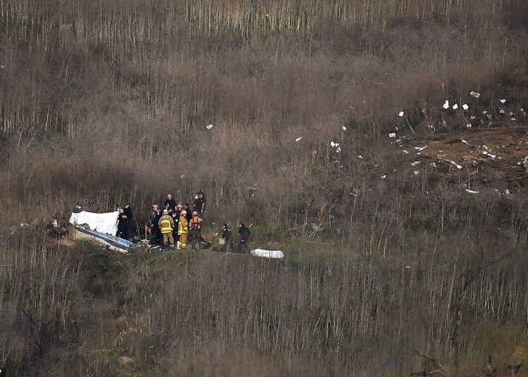 Tres testigos aseguraron que el helicóptero donde viajaba Kobe Bryan y su hija volaba demasiado bajo