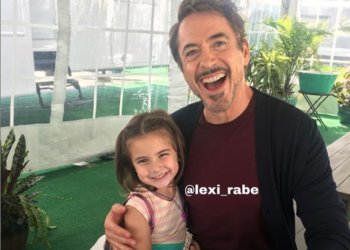 (VIDEO) Hija de ‘Iron Man’ juega con escudo del ‘Capitán América’