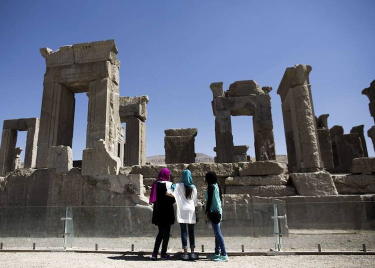 Trump afirma que tiene derecho a bombardear objetos culturales iraníes