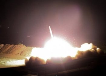 Irán inicia la venganza anunciada contra EE.UU. y ataca con misiles base aérea de Irak que alberga fuerzas estadounidenses