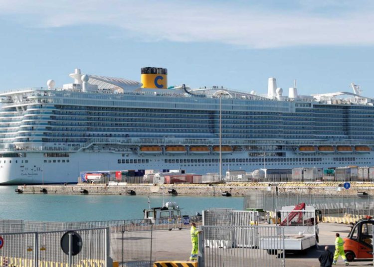 Descartaron la presencia de coronavirus en el crucero en Italia y autorizaron el desembarco de pasajeros