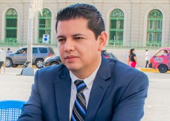 José Urbina: Hay que desmonopolizar el mercado de los productos farmacéuticos