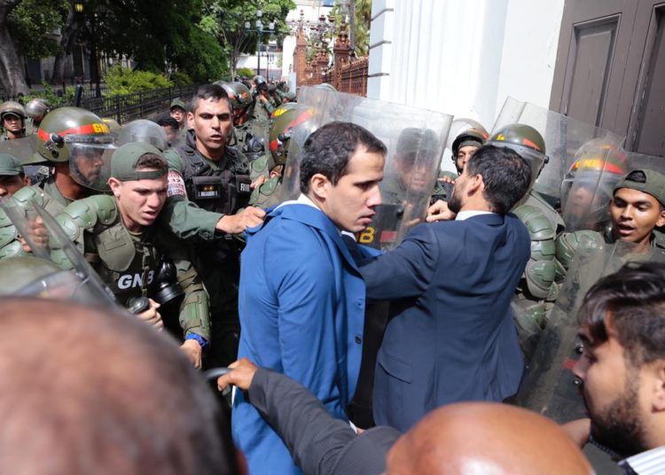 Juan Guaidó dice que chavismo asesinó la República al elegir a jefe del Parlamento